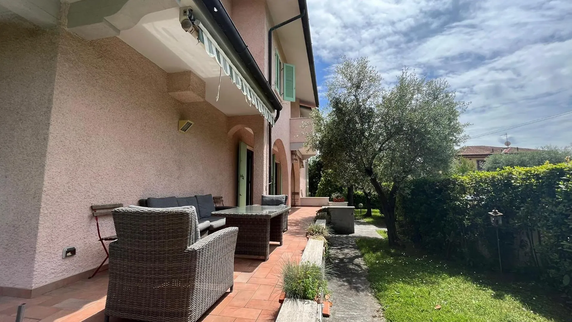 Great Private Villa For Family Beach Holidays And Cultural Outings Near Forte Dei Marmi Recommended Marina di Pietrasanta 0*,